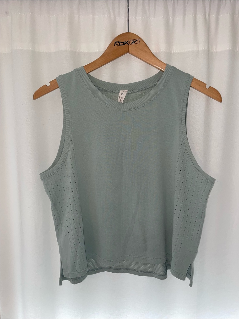 Lululemon train to be tank top mint green cropped relaxed fit women’s size 8